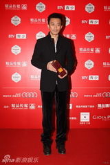 幻灯集：时尚盛典颁奖众星云集 不惧严寒斗礼服