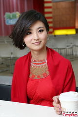 组图：“沈眉庄”斓曦赴台湾宣传 唱黄梅调