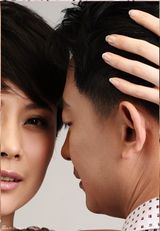 高清图:荧屏情侣合作拍封面 海清黄海波自找快乐