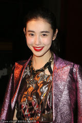 组图：秀场群星闪耀 蕾哈娜刘诗诗张辛苑齐斗艳