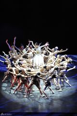 组图：张继刚大型舞剧《千手观音》高清剧照