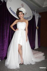 组图：黄智雯浪漫演绎婚纱 觅男友不分圈内圈外