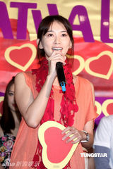 幻灯图：林志玲助阵模特公司开工 泳装环节趣味十足