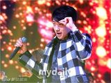 组图：Rain复出舞台彩排 耍帅卖萌魅力不减