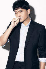 组图：卓凡运动写真 彰显动感与活力