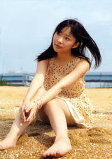 AKB指原莉乃爆冷人气暂夺冠 盘点轻熟性感照