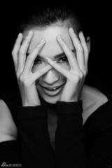 组图：莫小棋黑白艺术片气质内敛性感外露