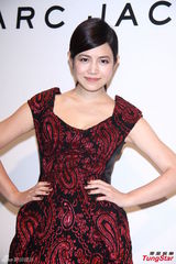 组图：陈妍希瘦身有成露酥胸 隋棠想恋爱苦无对象