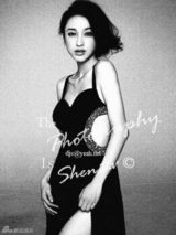 组图：张俪黑白写真大片 复古时尚演绎别样风情