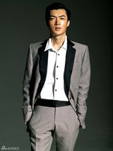 组图：纪宁优雅复古嬉皮男 举手投足彰显时尚范