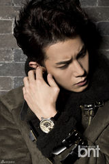 高清组图：韩星朴基雄拍写真 雕刻外貌精致帅气