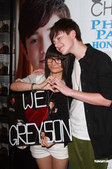 组图：GaGa小师弟抵港 自称已与歌迷们结婚