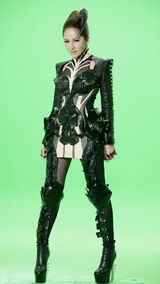 组图：萧亚轩新专辑改版 打造“潇洒战士”