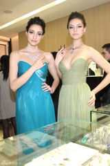 幻灯图集：乐基儿走秀性感妩媚 称婚姻生活甜蜜