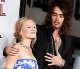 幻灯图集：好莱坞女星美胸诱人 盘点身边尴尬人