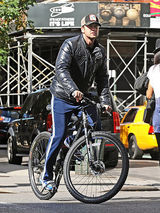 幻灯：希尔顿为男友庆生  贝克汉姆庆祝胜利