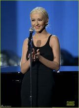 组图：全美奖颁奖现场 水果姐扮艺妓钱妞扯胸