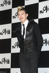 组图：韩片《偶像先生》试映 朴宰范池贤宇宣传