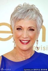 组图：艾美奖红毯 瑞蒂-海勒宝蓝色薄纱裙魅力不减