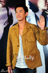 组图：朴志胤等出席新片《青葡萄的爱》媒体首映