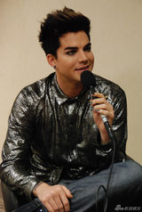 组图：亚当兰伯特上海妩媚开唱眼线撩人