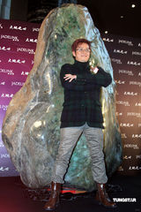 幻灯:谭咏麟欲嫁“大地之心” 2.8亿翡翠招婿