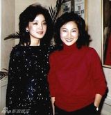 组图：凤飞飞邓丽君珍贵合影 两大天后曾齐名