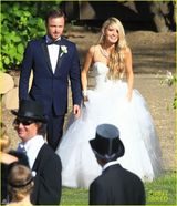 独家策划：2013明星婚礼大盘点 前赴后继忙脱单