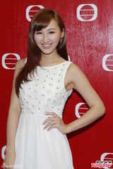 组图：苏志威秀驯烈犬功夫 高海宁走乖巧风