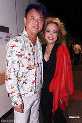 组图：谭咏麟杜丽莎演唱会因台风改期