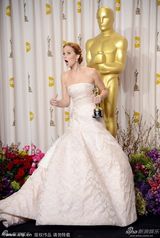 组图：奥斯卡后台海瑟薇圆梦落泪 李安拜年