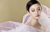 高清图：唐一菲写真披婚纱 秋日新娘释放性感魔力