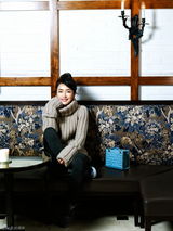 组图：秦岚连登双封面 长发妩媚短发炫酷