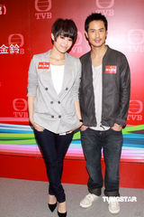 幻灯图集：陈敏之为戏扮妓女 热裤示人“挺”胸上阵