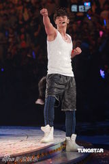 组图：罗志祥“舞法舞天”落幕 吴君如踩高跟鞋助阵