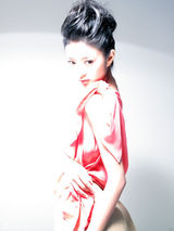 组图：安以轩去留尘埃落定 续约华谊风头直逼一姐