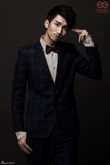 组图：快男三甲领衔跨年大片 西装衬衫扮绅士