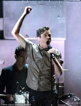 组图：Fun乐队获格莱美综合类年度最佳歌曲奖