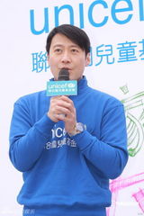 高清图：黎明出席慈善活动 被问生子计划没好气