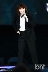 组图：f(x)BEAST等参加DMZ世界和平演唱会