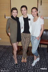 组图：《法政先峰Ⅲ》拍摄完毕 黎耀祥犒劳众人