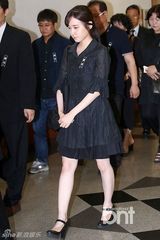 组图：金喜善等含泪参加金宗鹤导演遗体告别式