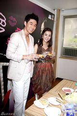 幻灯图：朴恩惠李周炫访台宣传新剧为粉丝做早餐