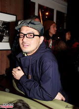 组图：卢凯彤开秀卖力演唱 感孤单欲觅另一半