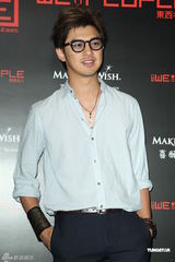 组图：蓝心湄疑默认炎亚纶整形 呼吁避免撞脸