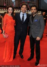 组图：《采铁人生命中的一页》首映 主演手挽手