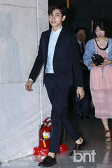 组图：沈昌珉金秀路等出席足球选手具滋哲婚礼