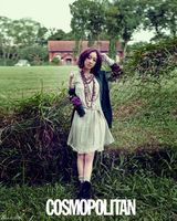 高清图：郑丽媛新加坡写真异国风情独具魅力