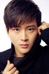 组图：黄明阳光生活写真 纯净清新展大男孩笑容