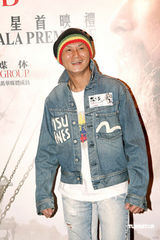 幻灯：《苏乞儿》香港首映 醉拳街舞表演向八爷致敬